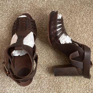 NWT Barneys New York 4” heel brown leather heels